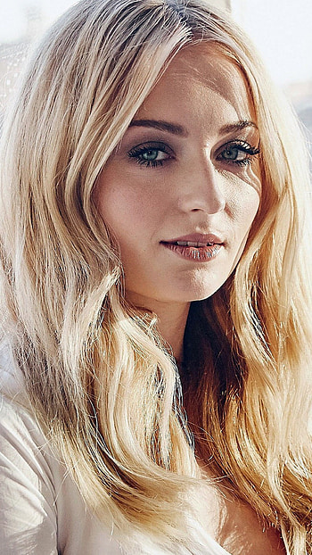 Sophie Turner, Blonde beauty, , Striking portrait HD phone wallpaper
