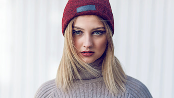 Beautiful Grey Eyes Girl Model Is Wearing Ash Color Woolen Knitted Dress And Red Cap Girls HD wallpaper