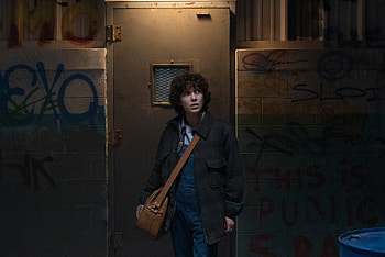 Eleven’s Grit: Stranger Things Featuring Millie Bobby Brown, Millie Bobby Brown, Eleven (Stranger Things), TV Show, Stranger Things HD wallpaper