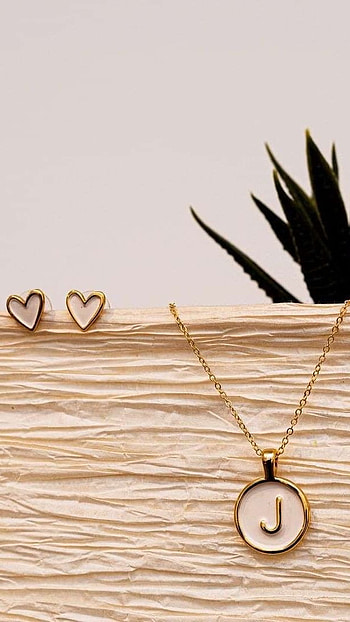 J Name, Jewellery, Locket HD phone wallpaper