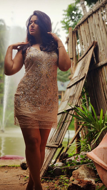 Poonam Bajwa, multilingual actress, tamil actress HD phone wallpaper