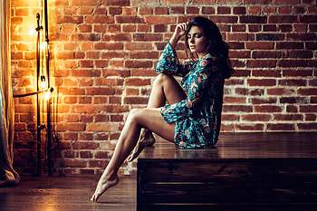 Brunete Girl Pose Sitting , girls, model HD wallpaper