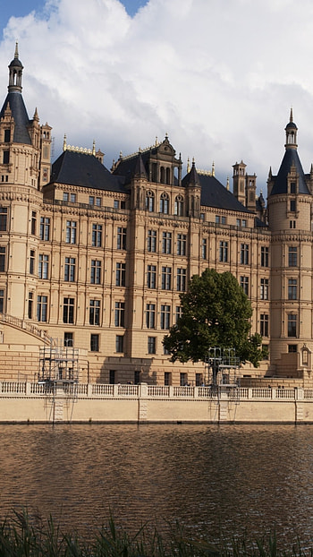Schwerin Palace, German architecture, Historical monument, Regal elegance HD phone wallpaper