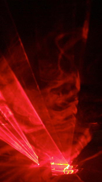 Red Light, Red Rays HD phone wallpaper