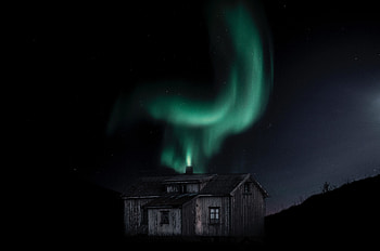 Hut, northern lights, night HD wallpaper