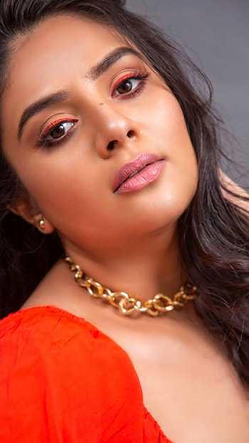 Sreemukhi, telugu actress sexy gorgeous HD phone wallpaper