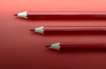 Crayons, crayons, red HD wallpaper