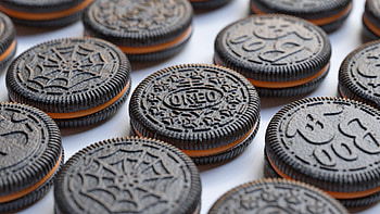 Halloween Oreo fun, Creative tutorial, Artistic inspiration, Spooky delights HD wallpaper