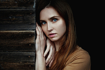 Blue eyes, brunette, pretty woman HD wallpaper