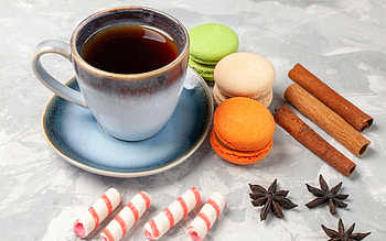 Coffee and Macaroons, coffee, macaroons, cinnamon, cup HD wallpaper