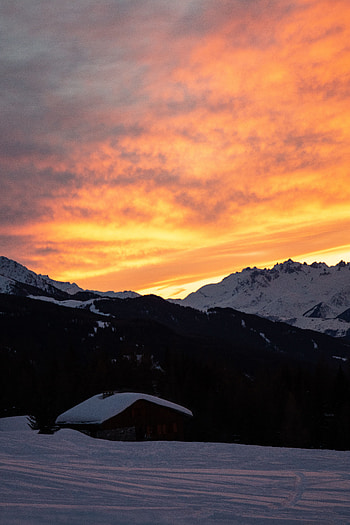 Nature, Mountains, Twilight, Snow, Small House, Lodge, Dusk HD phone wallpaper