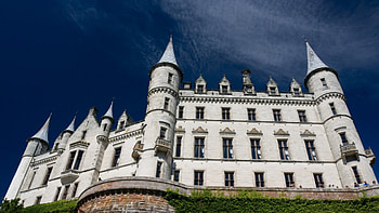 dunrobin castle southerland scotland, white, vines, sky, castle, towers HD wallpaper
