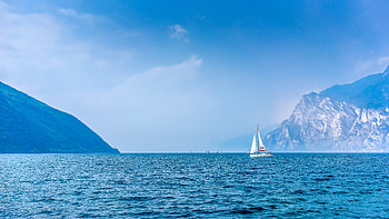 Lake Garda, Sailing HD wallpaper