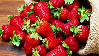 Strawberry HD wallpaper