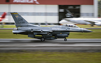 General Dynamics F-16 Fighting Falcon, American fighter jet, F-16, fighter taking off, United States Air Force, American Air Force HD wallpaper
