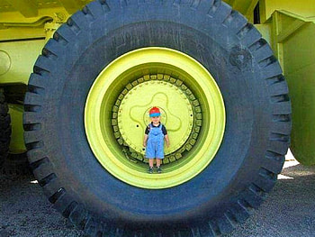 Big Wheel, big, graphy, wheel, cool, kid HD wallpaper