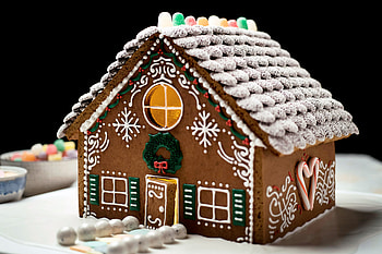 Build a gingerbread house, DIY project, Crafty fun, Holiday tradition HD wallpaper
