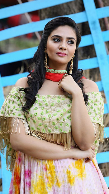 Sreemukhi, telugu actress, model HD phone wallpaper