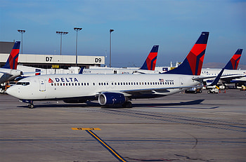 Delta Air Lines, Order cancellation, Boeing, Travel industry HD wallpaper