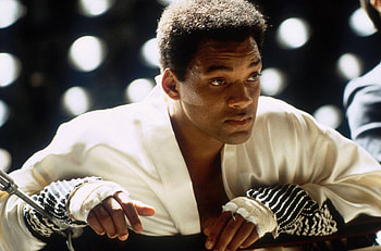 Ali Movie review, Revisiting a classic, Impactful storytelling, Powerful character study HD wallpaper