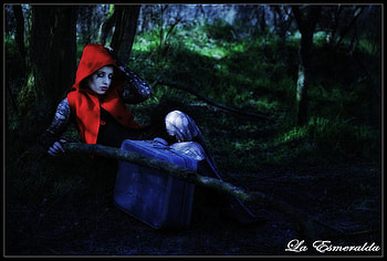 Little_Red_Riding_Hood, model, riding, ghotic, red, people, screem, dark, little HD wallpaper