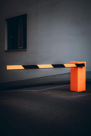 Miscellanea, Miscellaneous, Asphalt, Wall, Room, Premises, Parking, Barrier HD phone wallpaper