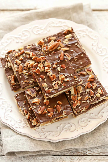Saltine toffee, Sweet and salty, Addictive treat, Easy recipe HD phone wallpaper