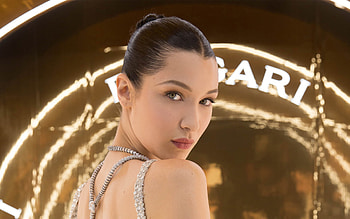 Bella Hadid, Bulgari event, High resolution , Glamorous pose HD wallpaper