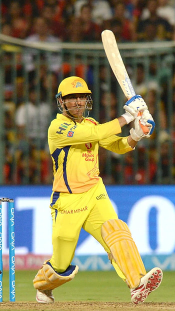 Dhoni, CSK, Hitting Shot, cricket, msd, maahi, mahendra singh dhoni, chennai super kings, thala, ipl, batsman HD phone wallpaper