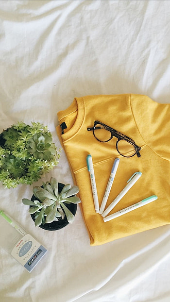 Yellow Aesthetic, Yellow Tshirt HD phone wallpaper