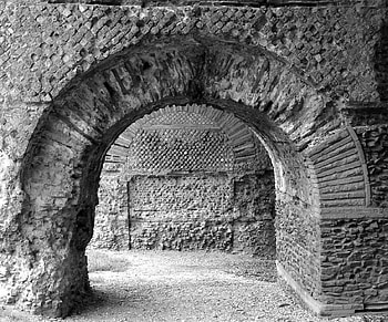 Roman Aquaduct, rome, roman, architecture, black and white, italy, aqua, water, duct HD wallpaper
