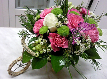 Flowers, Roses, Chrysanthemum, Greens, Bouquet, Butterfly, Composition, Tea Tree HD wallpaper