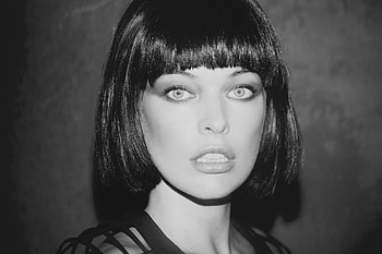 Milla Jovovich, Celebrity, Actress, American, Black & White, Face, Short Hair HD wallpaper