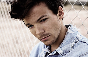 Louis Tomlinson HD wallpaper