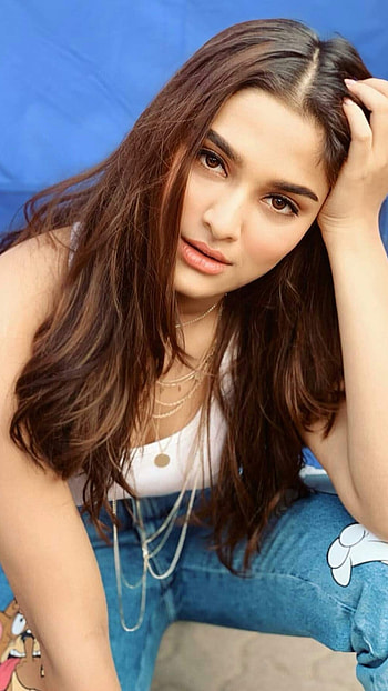 Saiee Manjrekar, Saiee Manjrekar Beautiful HD phone wallpaper