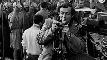 Stanley Kubrick, Filmmaker icon, Cinematic legend, Artistic brilliance HD wallpaper