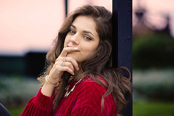 Brown Hair Cute Girl Fingers On Lips , blonde, girls, model HD wallpaper