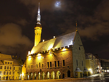 Tallinn Town Hall, Night , Capital of Estonia HD wallpaper