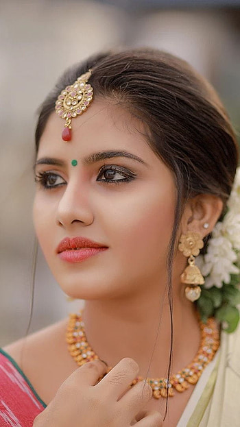 Maneesha Mahesh, mallu aunty, saree lover HD phone wallpaper