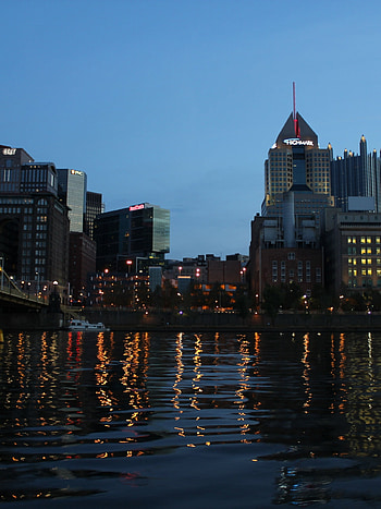Pittsburgh background, Sarah Johnson graphy, Inspiring scene, Artful display HD phone wallpaper
