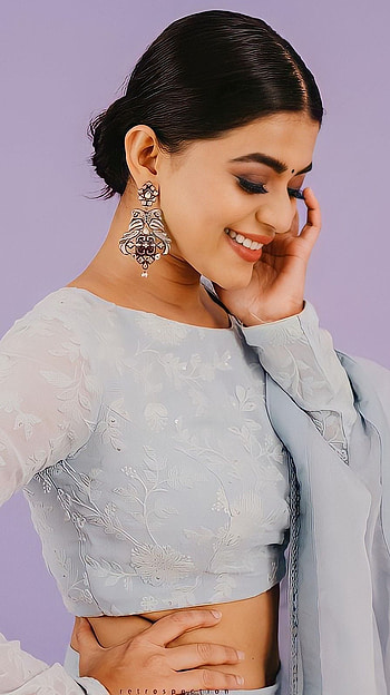 Yamini Bhaskar, telugu actress HD phone wallpaper