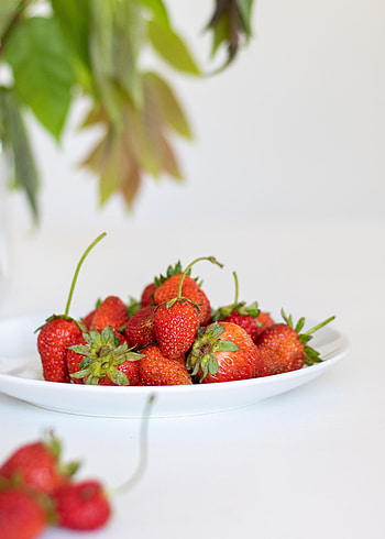 Fruits, Food, Strawberry, Desert, Berries HD phone wallpaper