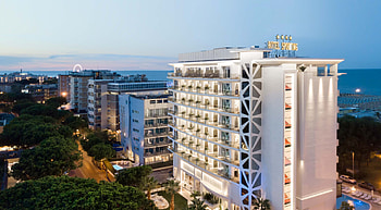 Rimini beachfront, 4-star hotel, Sporting and Congress Center, Sea view HD wallpaper