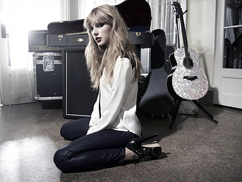 cute girl, guitar, music, mood, beauty HD wallpaper