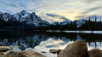 Winter sunset at Stanley Lake, Idaho, clouds, winter, sky, mountains, usa HD wallpaper