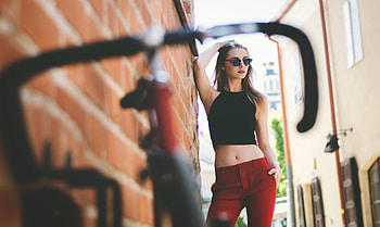Girl Wearing Shades Outdoors, girls, model, outdoors HD wallpaper