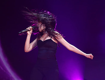 Camila Cabello Performing Live Stage , camila-cabello, music, celebrities, girls, singer HD wallpaper
