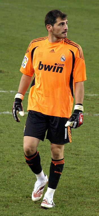 Iker Casillas, , Football heroics, Epic saves HD phone wallpaper