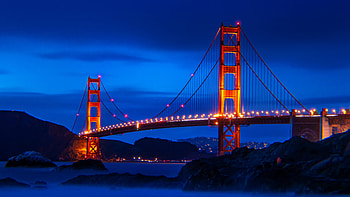 Golden Gate Bridge, Iconic landmark, San Francisco skyline, Sunrise glow HD wallpaper