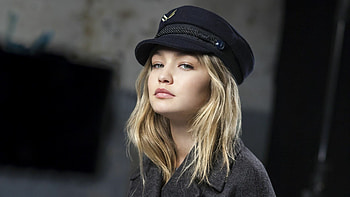 Gigi Hadid, Cap blonde supermodel HD wallpaper